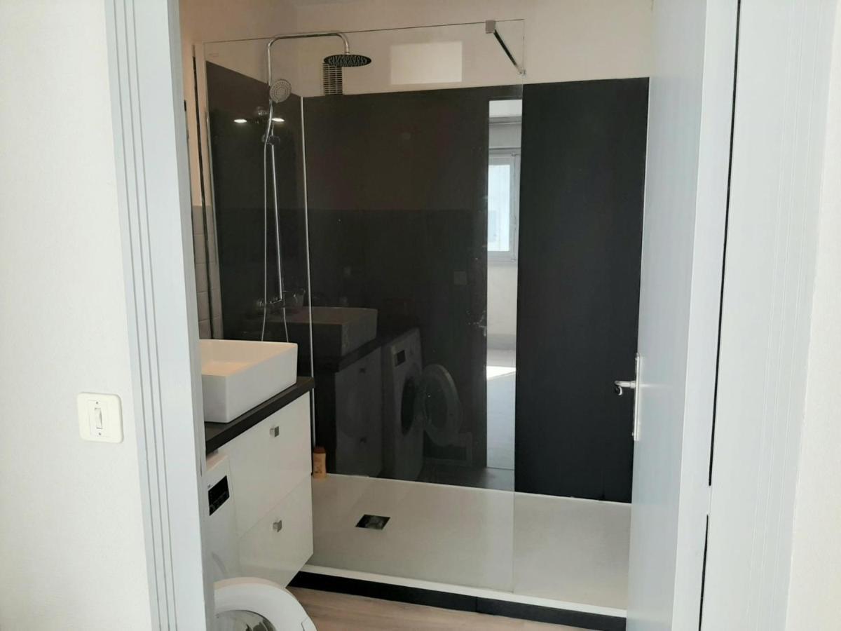 Appartement Confortable En Plein Centre De Saint-Jean-De-Luz, A Deux Pas De La Plage Et Des Commerces - Fr-1-239-586 المظهر الخارجي الصورة